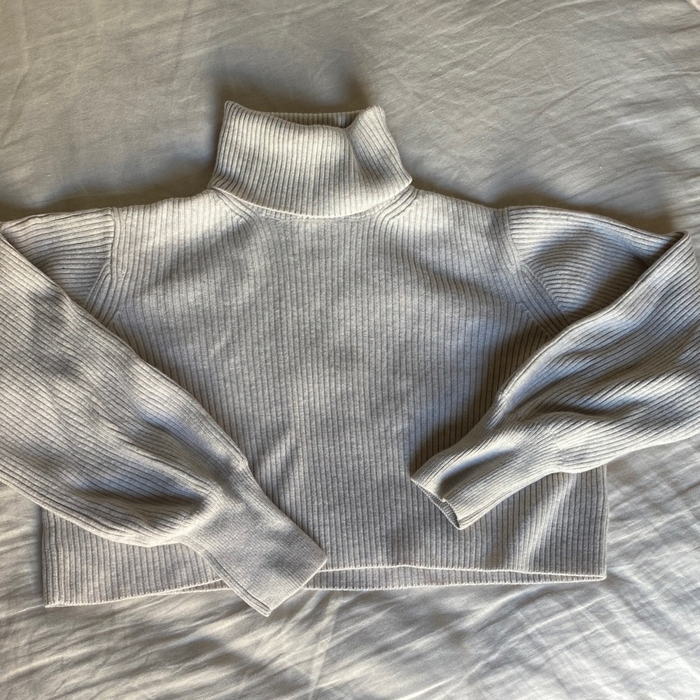 Aritzia Wilfred Merino Wool Cream Cropped Sweater